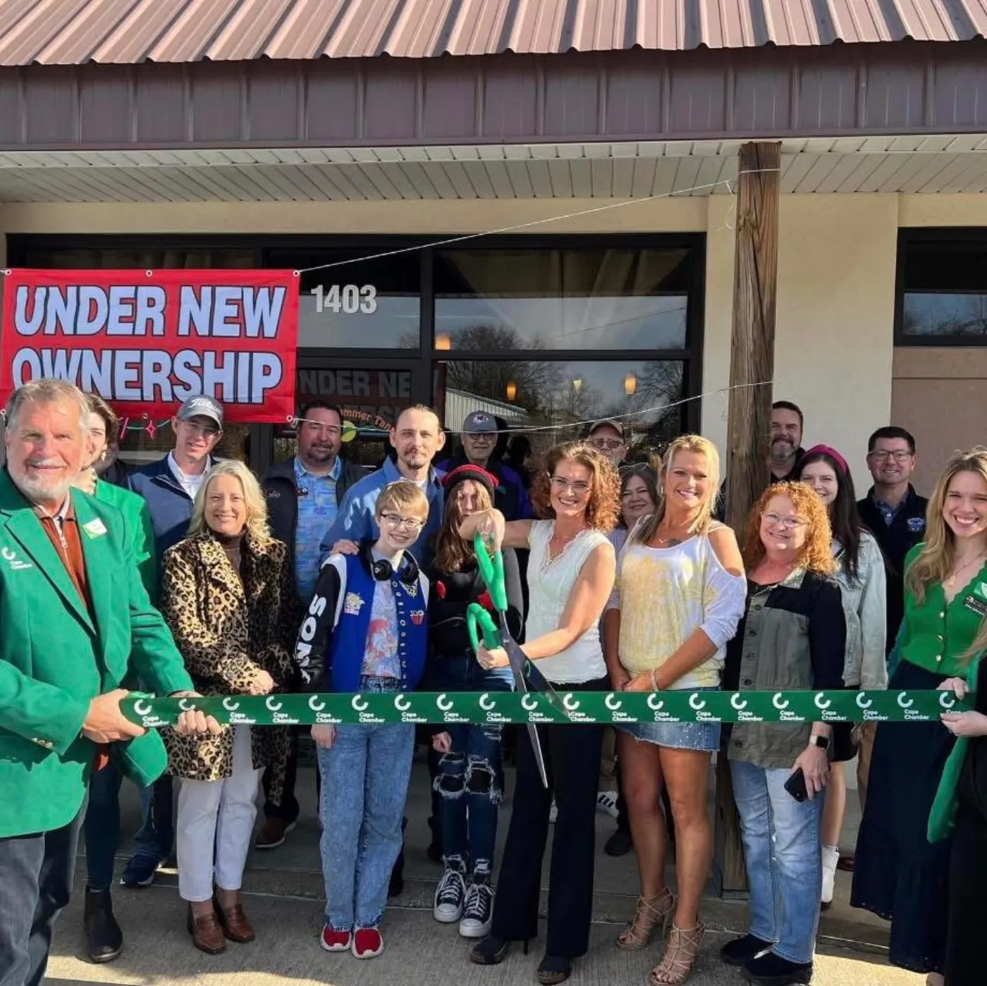 Ribbon-cutting ceremony for Endless Summer Tan under new ownership